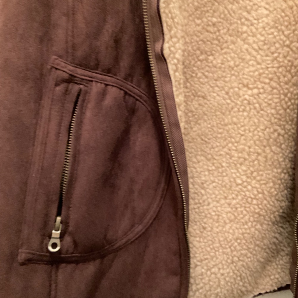 Xl brown suede like with Sherpa like interior zip up vest - Picture 3 of 6